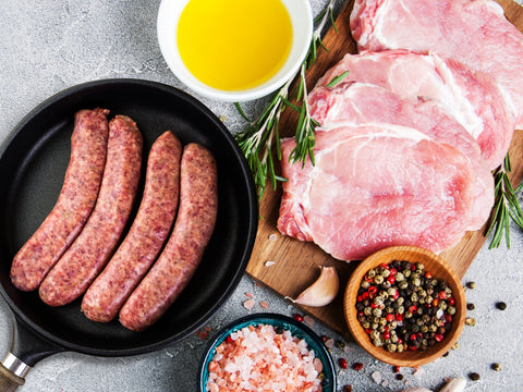 Parillade à griller de 4 côtelettes de porc et 4 saucisses italiennes et sa ratatouille provençale