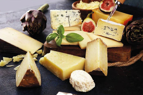 Coffret 10 fromages d'ici<br/>C'est plus de 1.5kg<br/>de fromages fins et artisans<br/>du Quebec !<br/>