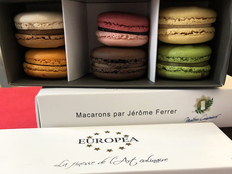 6 French Macarons Gift Box (3 or 6 flavours)