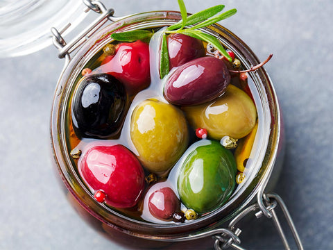 Pot d'olives marinées aux piments doux